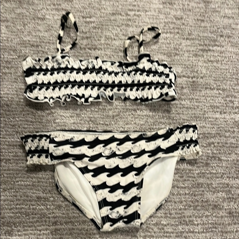 Billabong Black and White Ruffle Bikini Set girls size 7/8